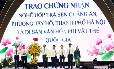 Nghề ướp trà sen Tây Hồ nhận chứng nhận Di sản văn hoá phi vật thể quốc gia